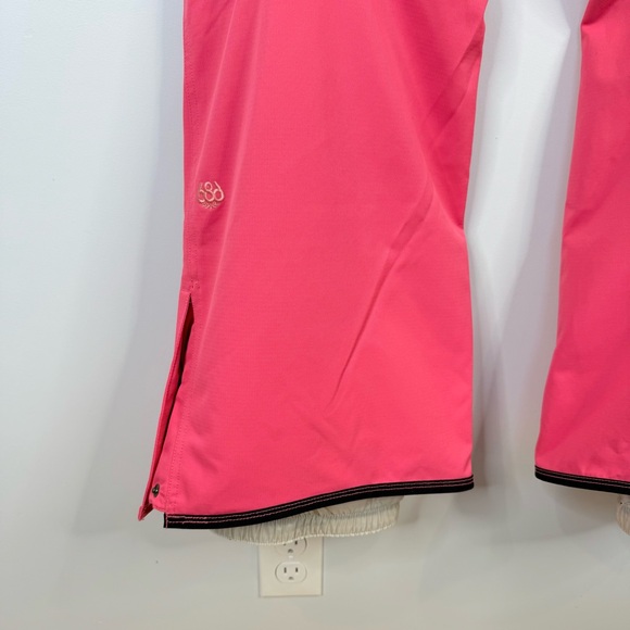 686 Women’s Insulated Cargo Snowboard Pants – Size Large – Electric Poppy Pink - Picture 6 of 9